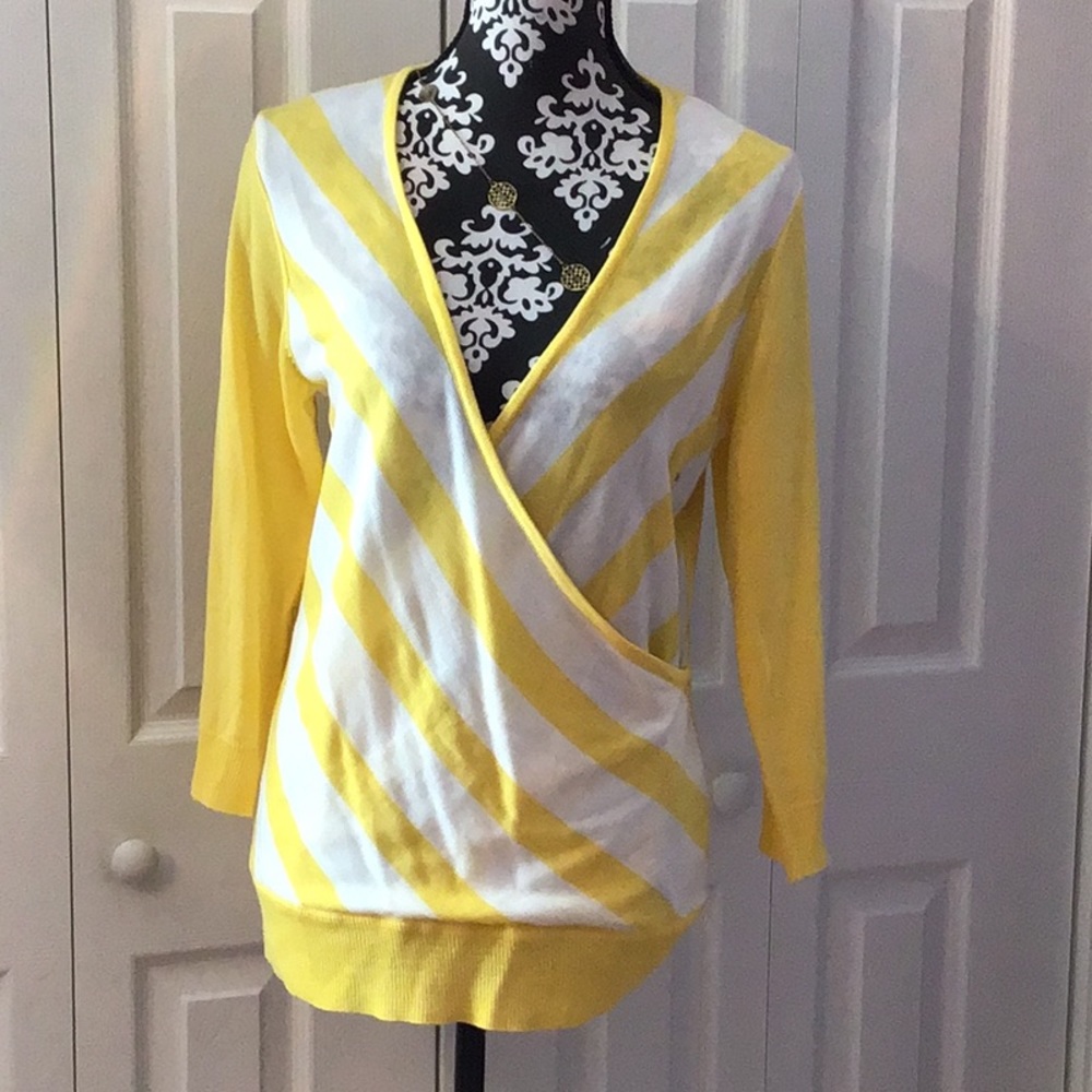 NWT NY&C Sweater Size Medium - Picture 1 of 3